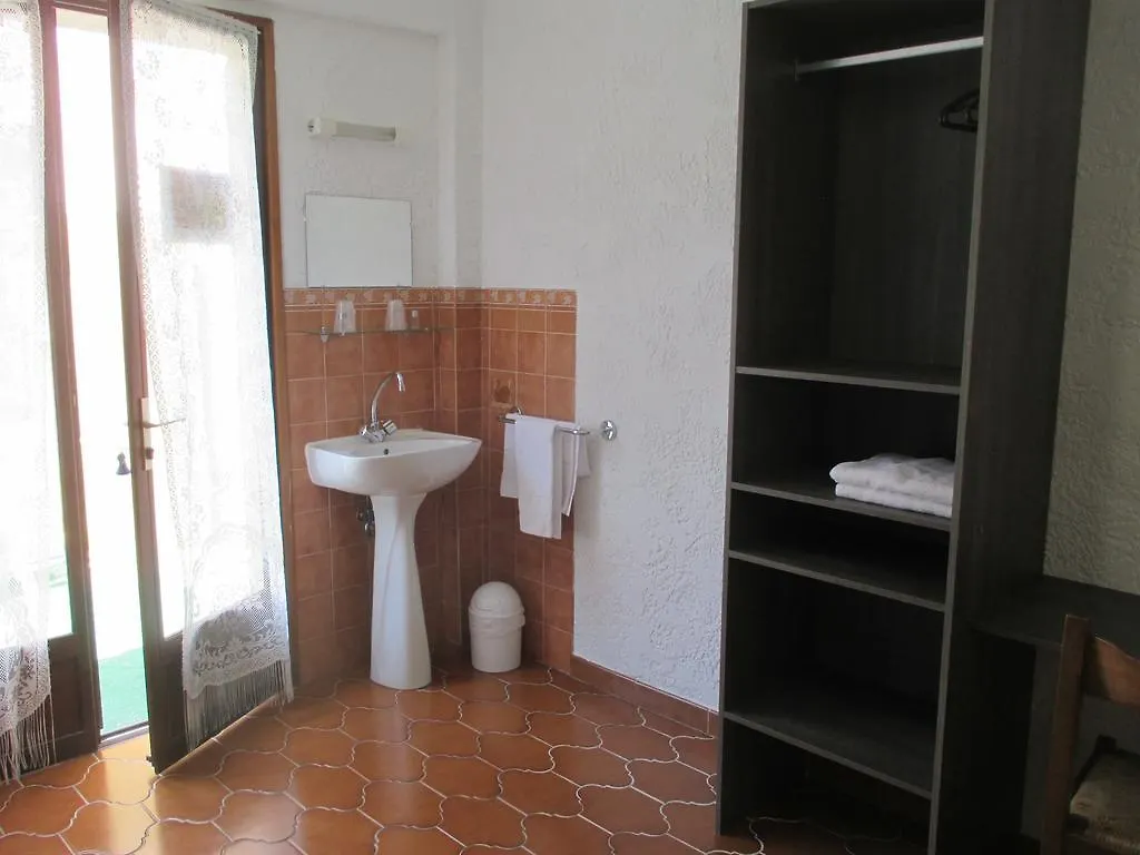 Hotel Restaurant Les 3 Chenes Frejus