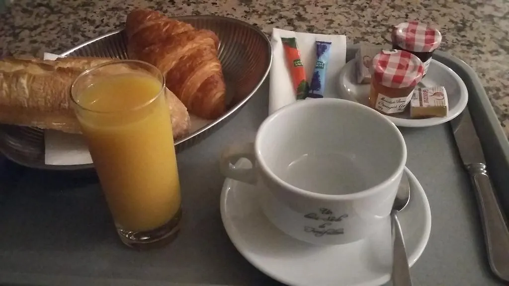 Hotel Restaurant Les 3 Chenes Frejus France