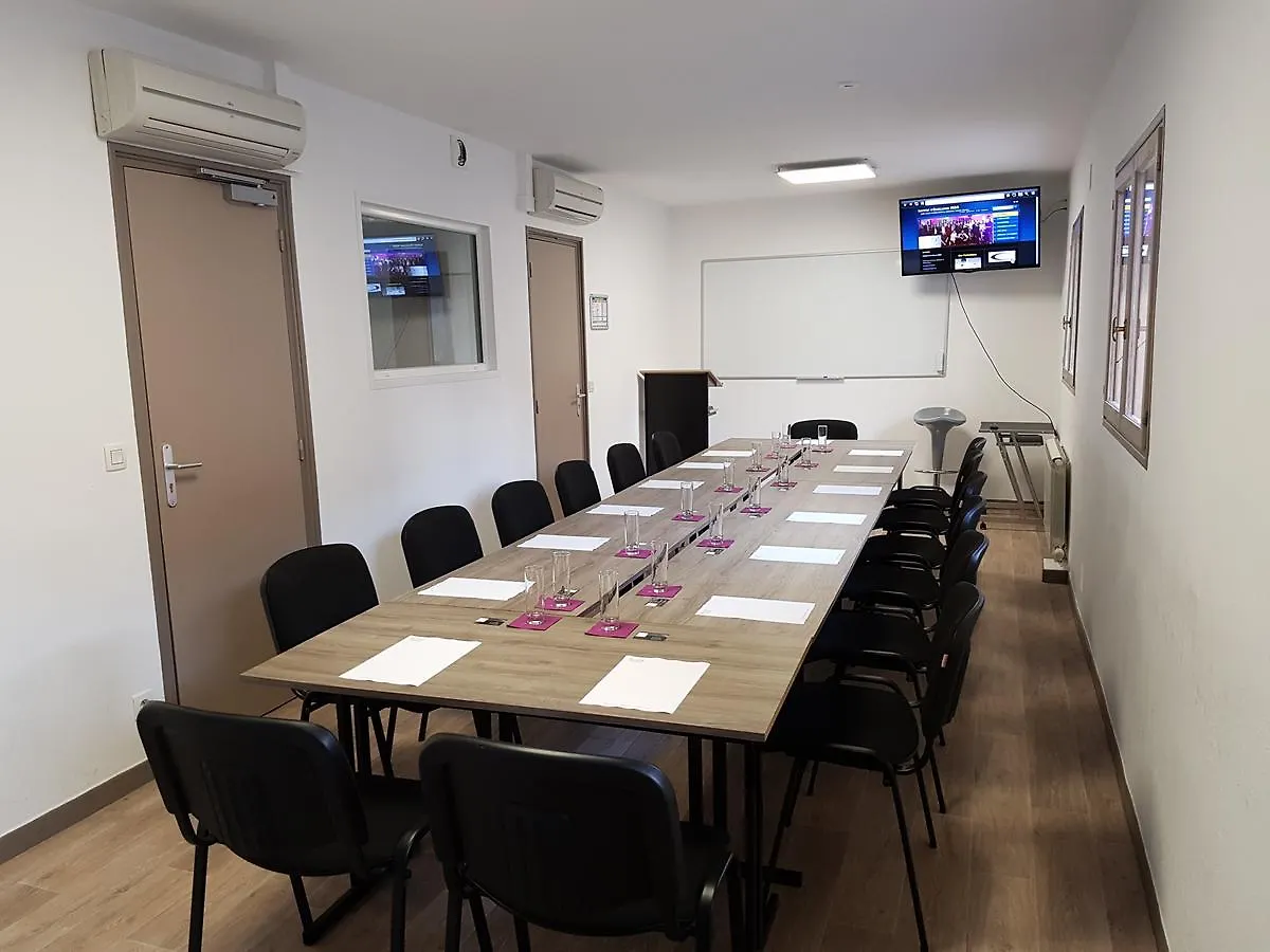 Hotel Restaurant Les 3 Chenes Frejus