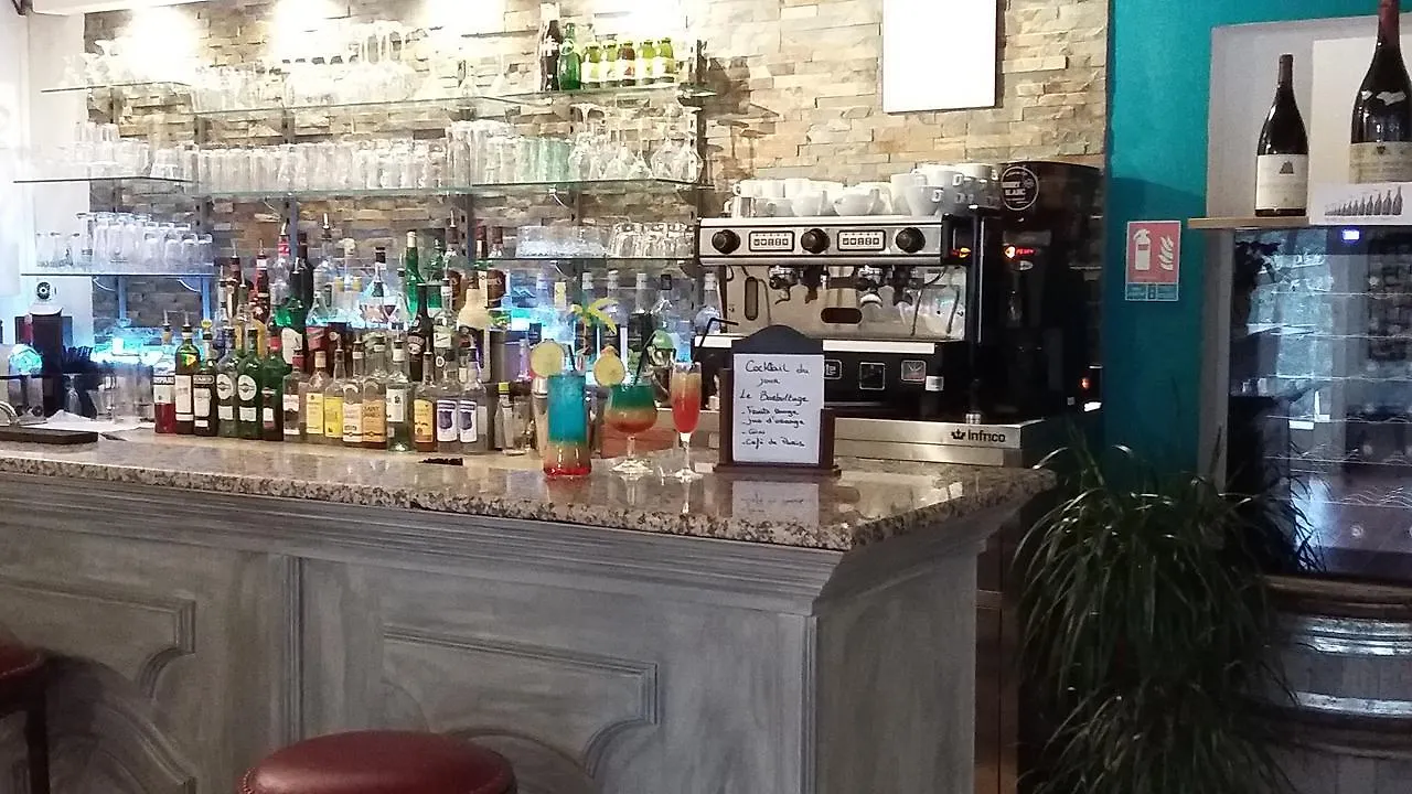 Hotel Restaurant Les 3 Chenes Frejus France