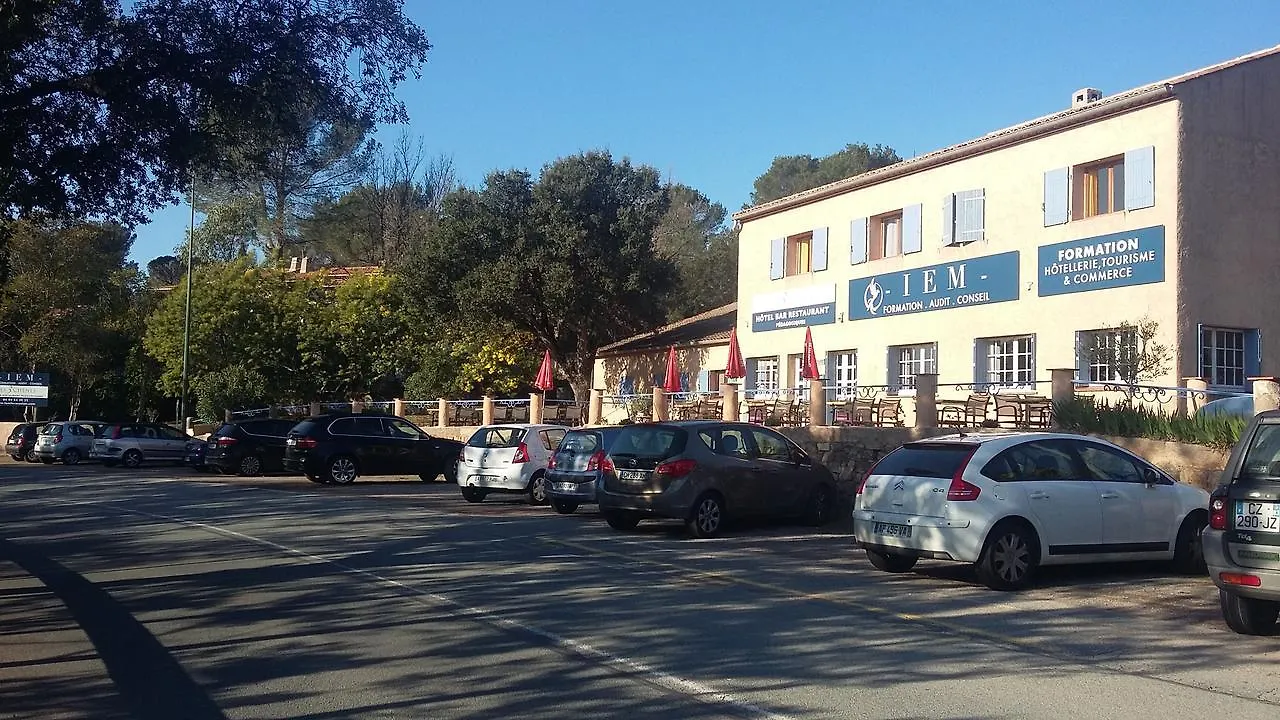 Hotel Restaurant Les 3 Chenes Frejus