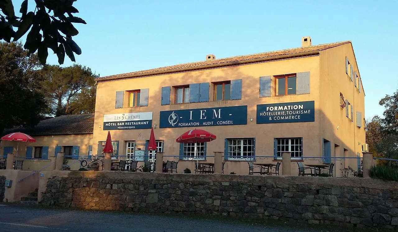 Hotel Restaurant Les 3 Chenes Fréjus