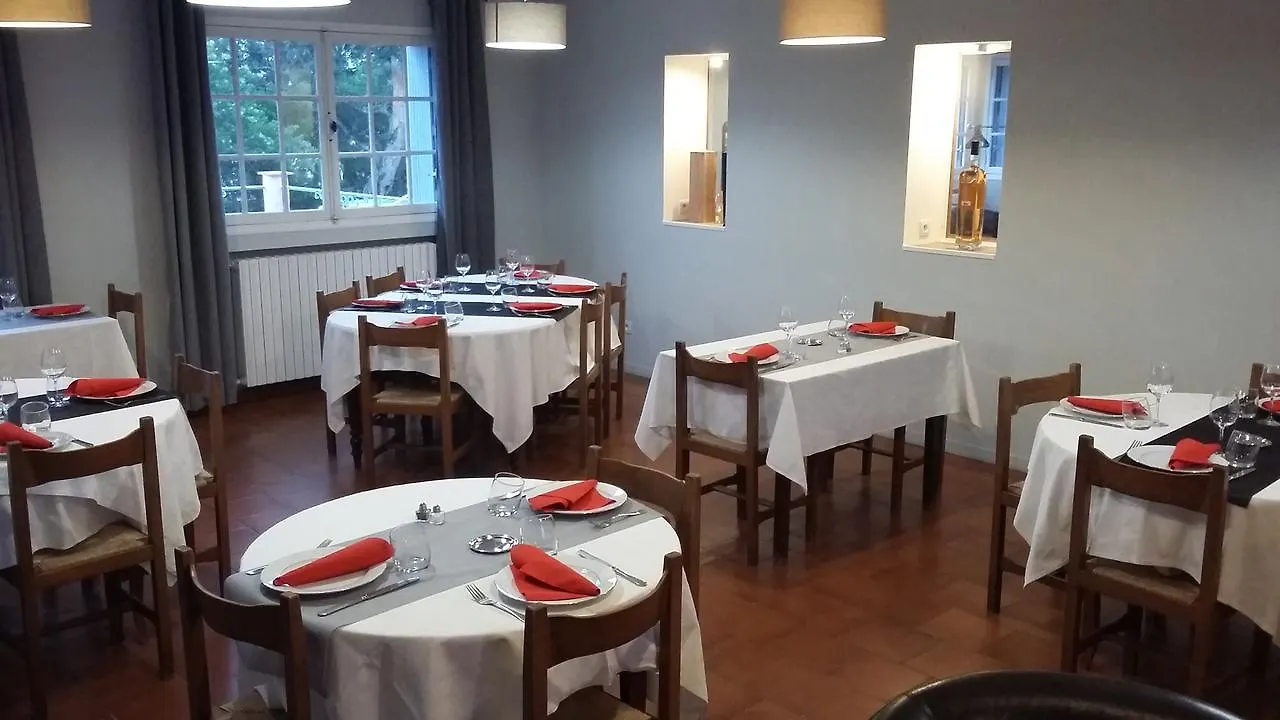 Hotel Restaurant Les 3 Chenes Fréjus